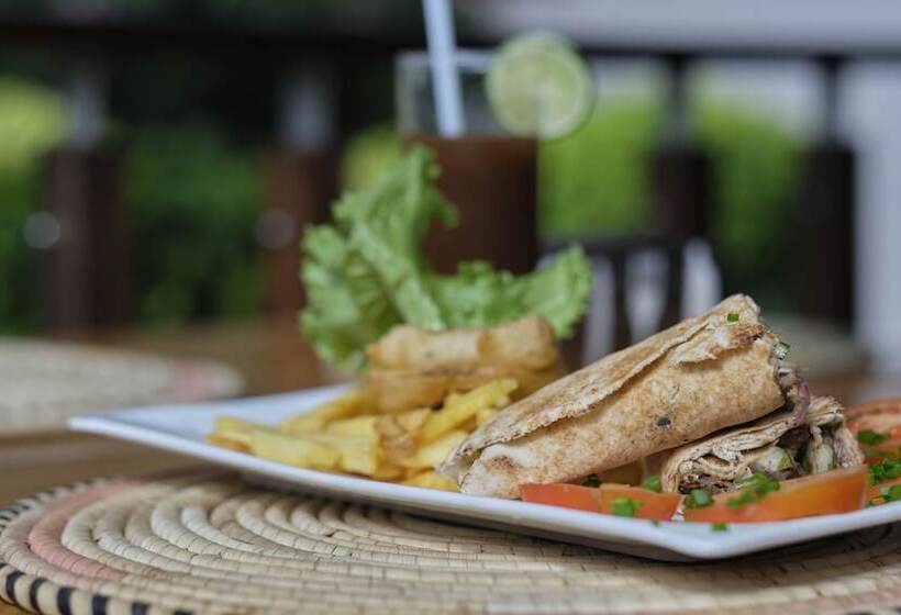 בית מלון כפרי The Highbridge Guest Lodge