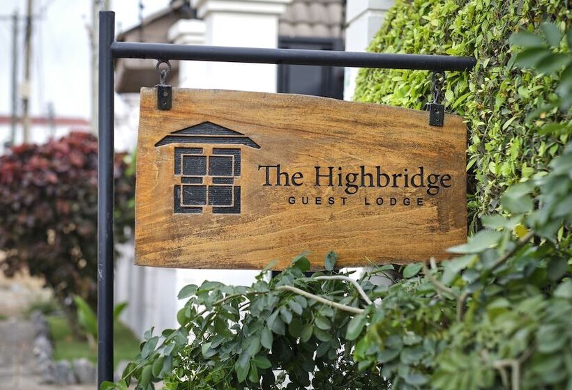 בית מלון כפרי The Highbridge Guest Lodge