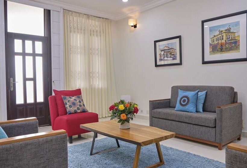 בית מלון כפרי The Highbridge Guest Lodge