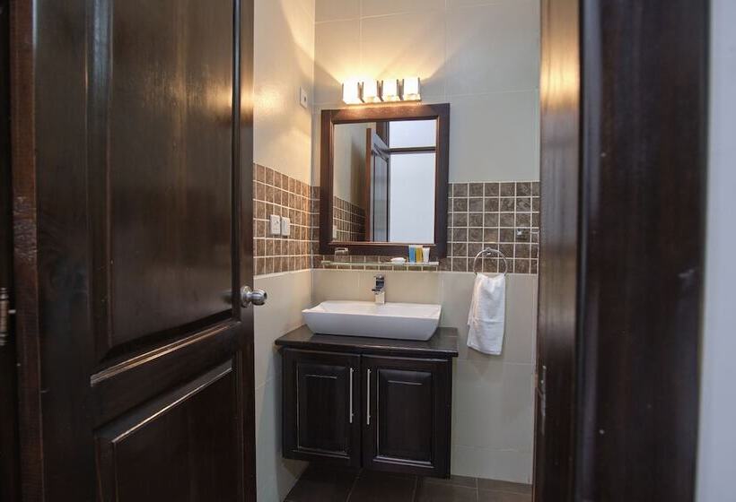 בית מלון כפרי The Highbridge Guest Lodge