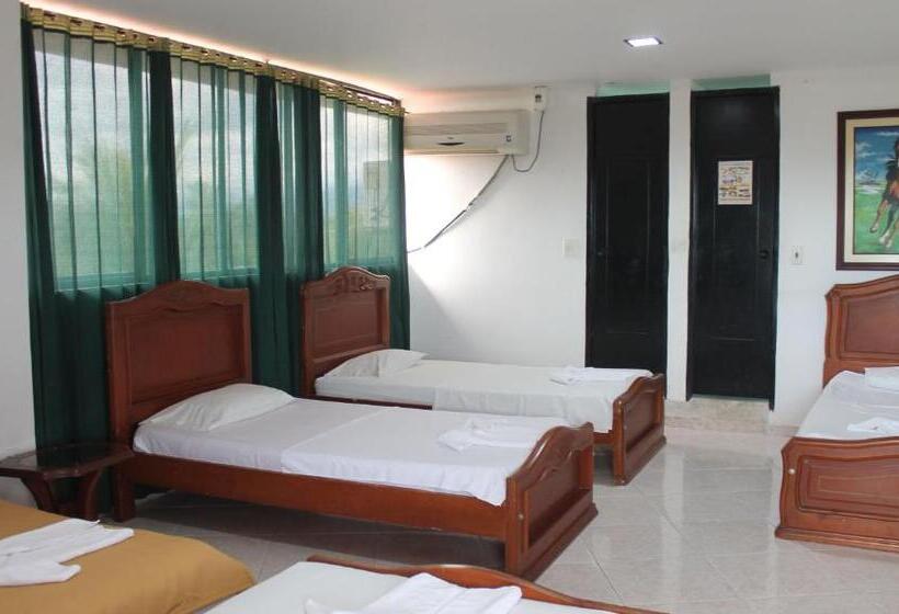 בית מלון כפרי Y Parque Turístico Navar City