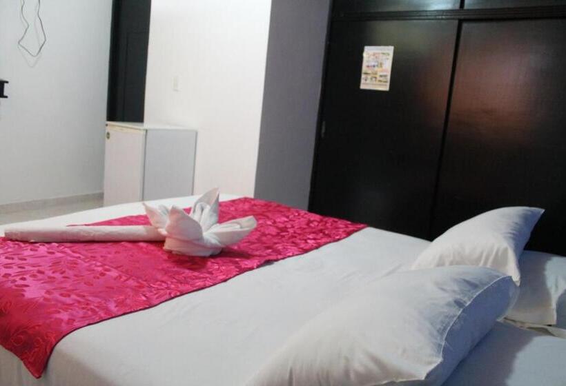 בית מלון כפרי Y Parque Turístico Navar City