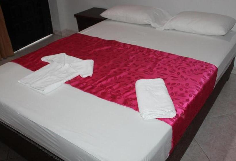 בית מלון כפרי Y Parque Turístico Navar City