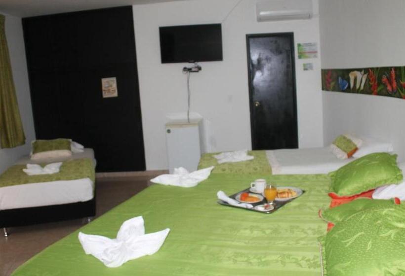 בית מלון כפרי Y Parque Turístico Navar City