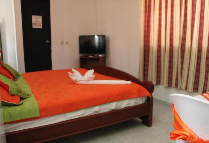 בית מלון כפרי Y Parque Turístico Navar City