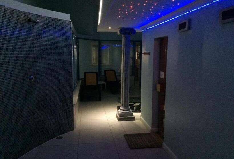 Отель Colosseum