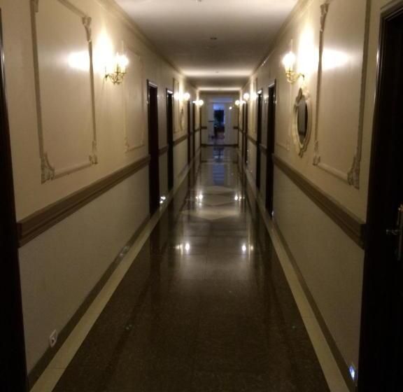 Отель Colosseum