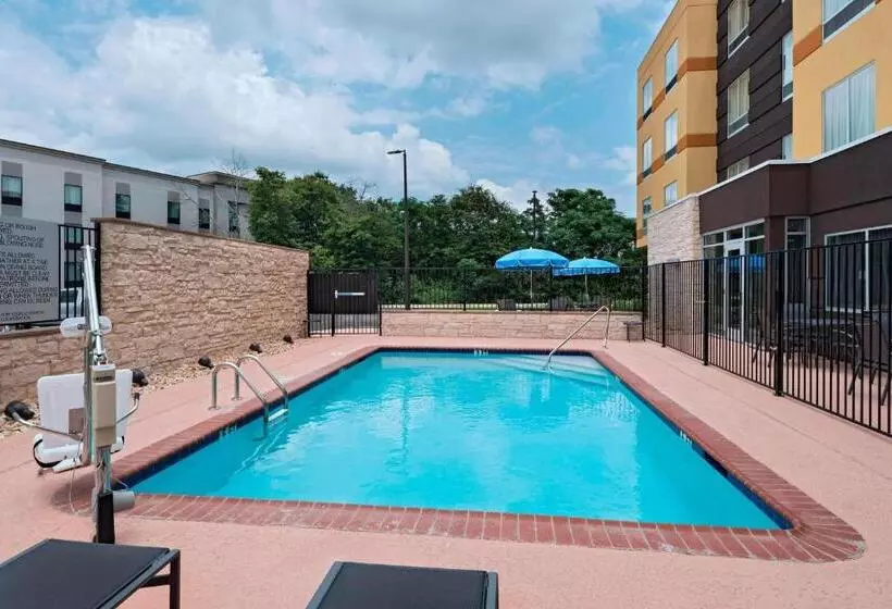 ホテル Fairfield Inn & Suites By Marriott Dublin