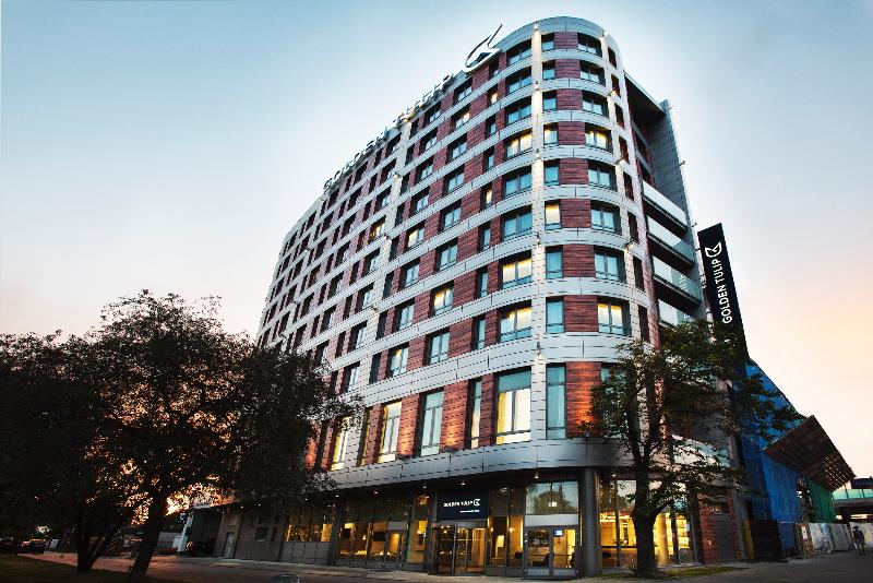 فندق Golden Tulip Warsaw Airport