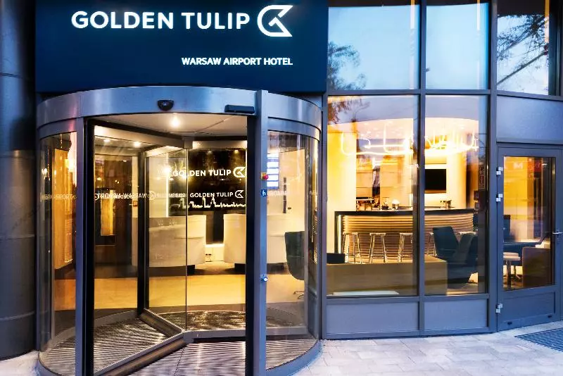 ホテル Golden Tulip Warsaw Airport