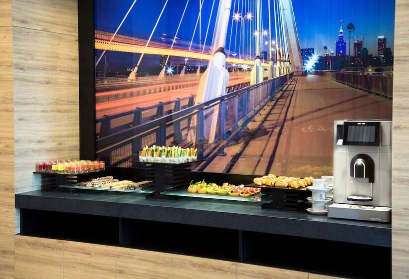 فندق Golden Tulip Warsaw Airport