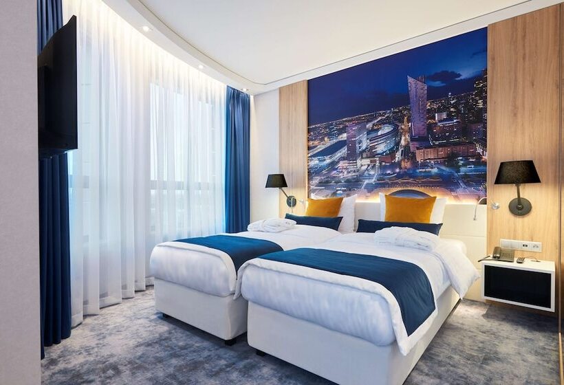 فندق Golden Tulip Warsaw Airport