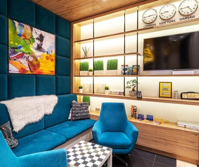 فندق Golden Tulip Warsaw Airport