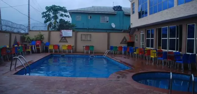 هتل Jaftel S & Suites