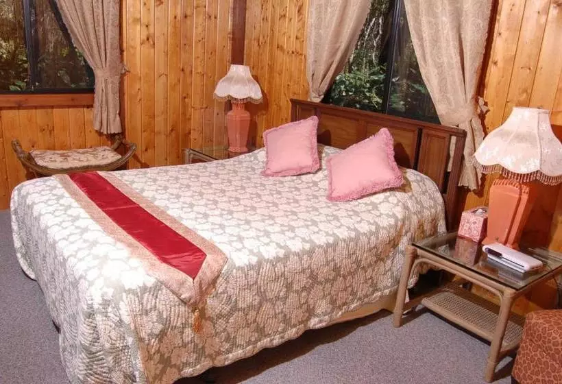 Hotelli Lava Lodge At Hale Kilauea