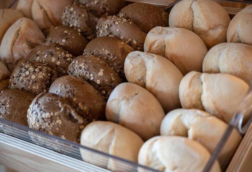 هتل Spot Family Suites