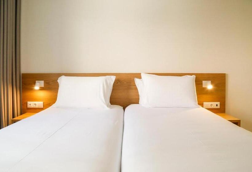 هتل Spot Family Suites