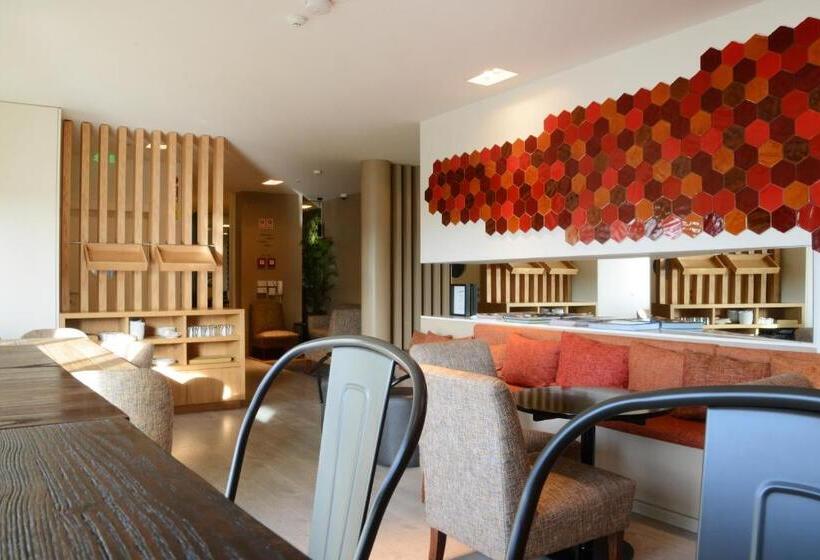 هتل Spot Family Suites