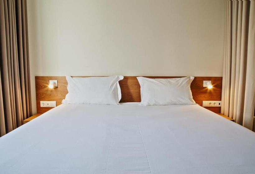 هتل Spot Family Suites