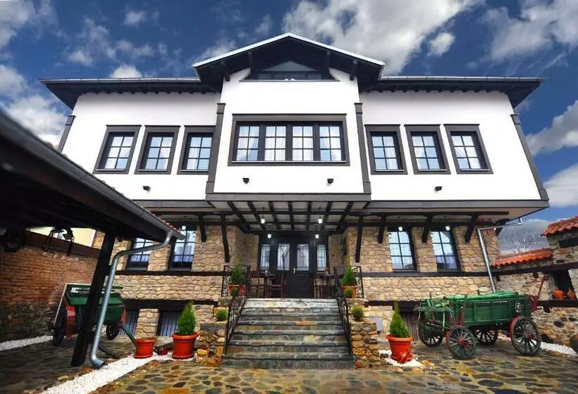 هتل Theatre