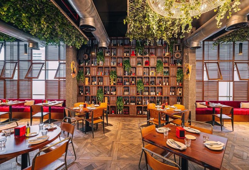 هتل Tryp By Wyndham Dubai