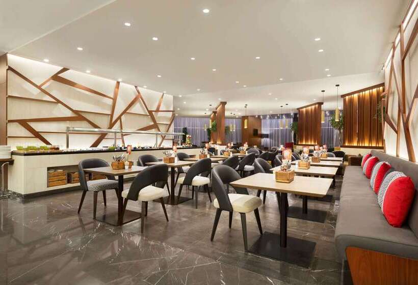 هتل Tryp By Wyndham Dubai