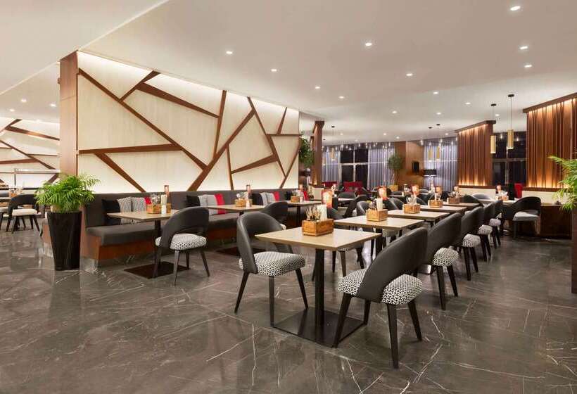 هتل Tryp By Wyndham Dubai