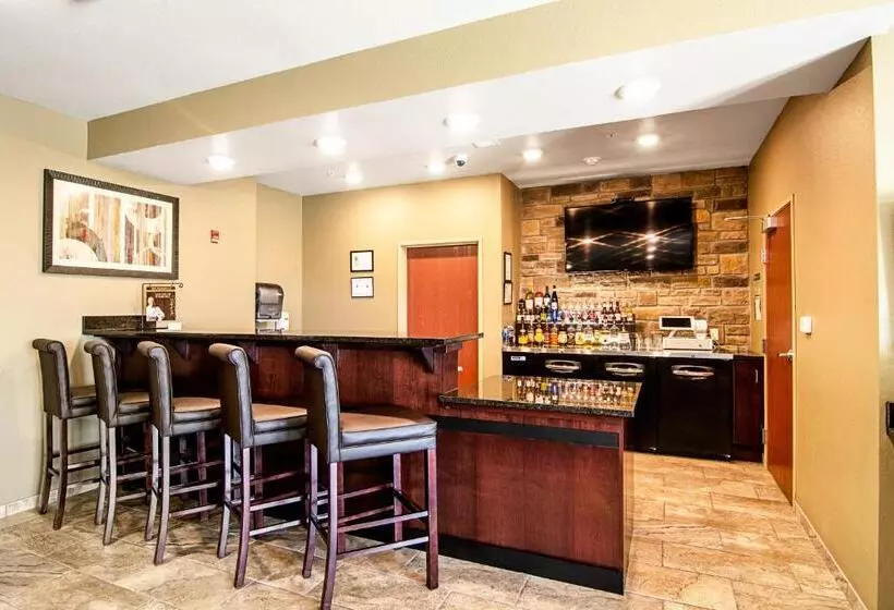 Cobblestone Hotel & Suites Paxton