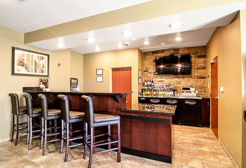 Cobblestone Hotel & Suites   Paxton