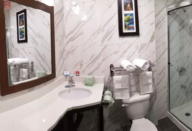 ホテル Days Inn By Wyndham Brooklyn Marine Park