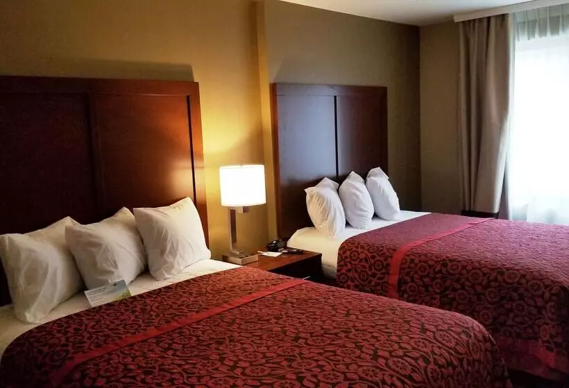 ホテル Days Inn By Wyndham Brooklyn Marine Park