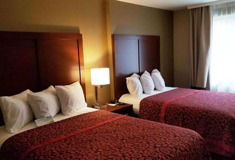 ホテル Days Inn By Wyndham Brooklyn Marine Park