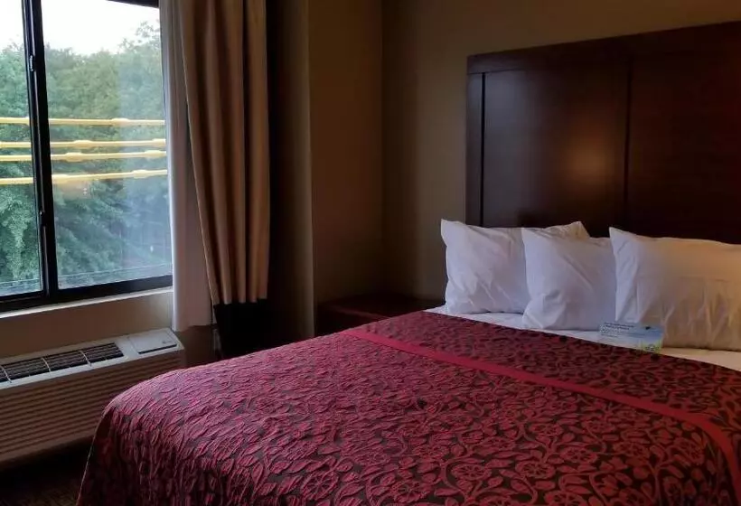 ホテル Days Inn By Wyndham Brooklyn Marine Park
