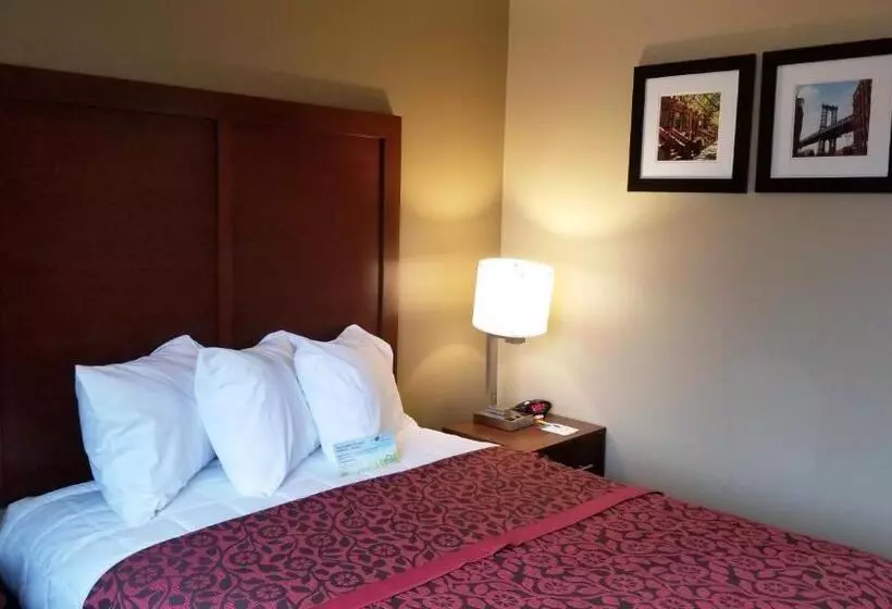 ホテル Days Inn By Wyndham Brooklyn Marine Park
