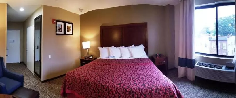 ホテル Days Inn By Wyndham Brooklyn Marine Park