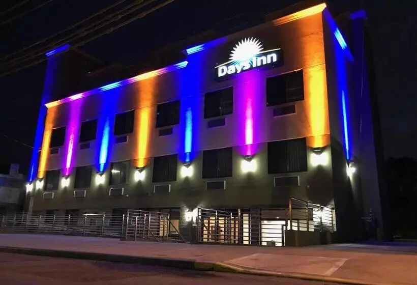 ホテル Days Inn By Wyndham Brooklyn Marine Park