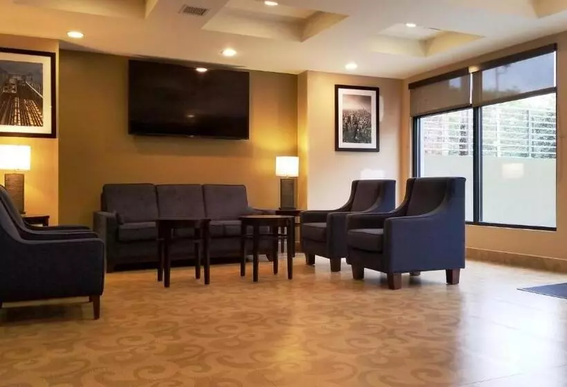 ホテル Days Inn By Wyndham Brooklyn Marine Park