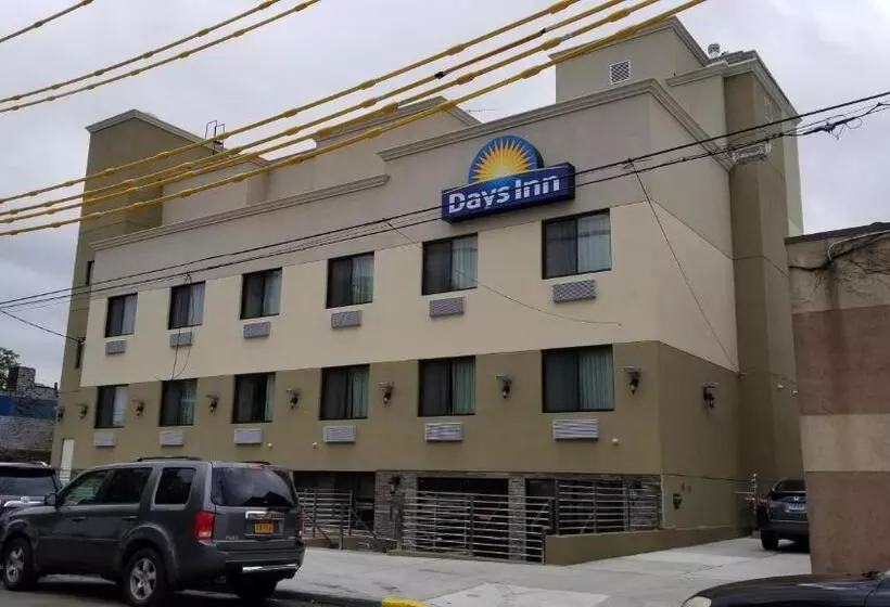ホテル Days Inn By Wyndham Brooklyn Marine Park