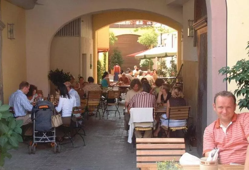 ホテル Gasthof Zum Weißen Lamm