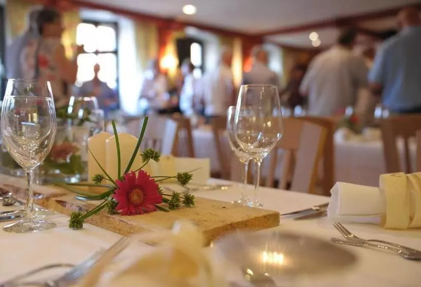 ホテル Gasthof Zum Weißen Lamm