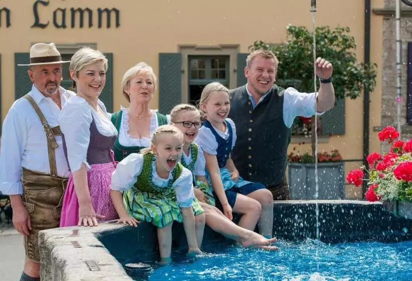 ホテル Gasthof Zum Weißen Lamm