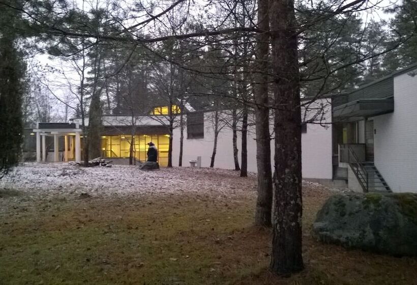 בית מלון כפרי Li Viikinhovi