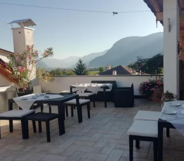 فندق Gasthaus Pension Flora