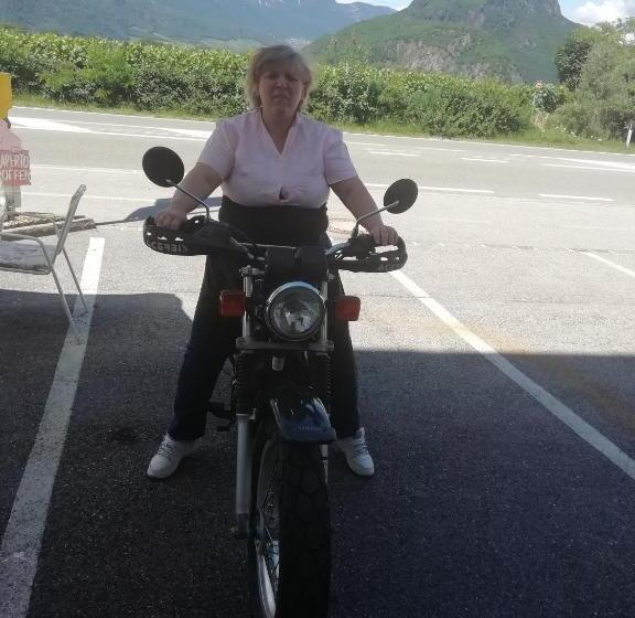 فندق Gasthaus Pension Flora