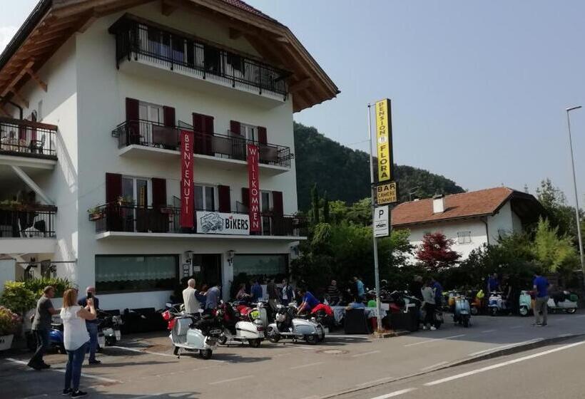 فندق Gasthaus Pension Flora