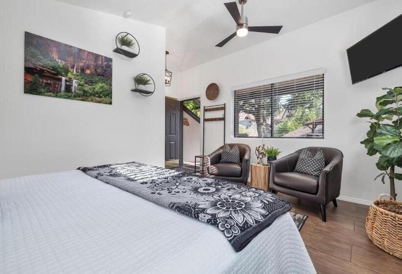 Hotelli Red Rock Inn Cottages