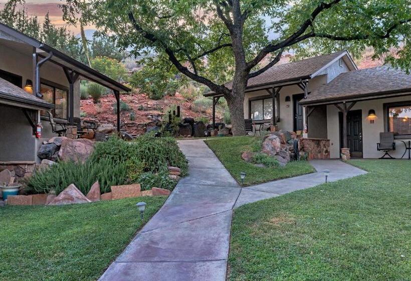 Hotelli Red Rock Inn Cottages