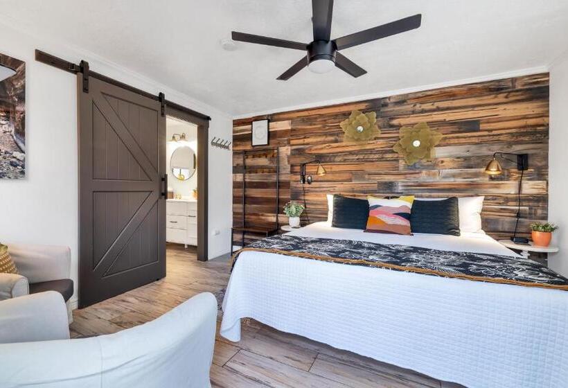 Hotelli Red Rock Inn Cottages