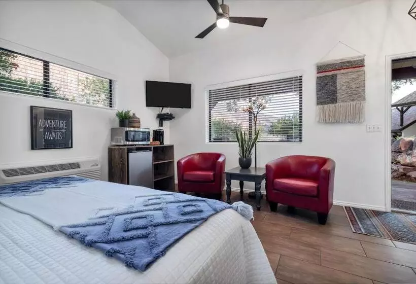 Hotelli Red Rock Inn Cottages