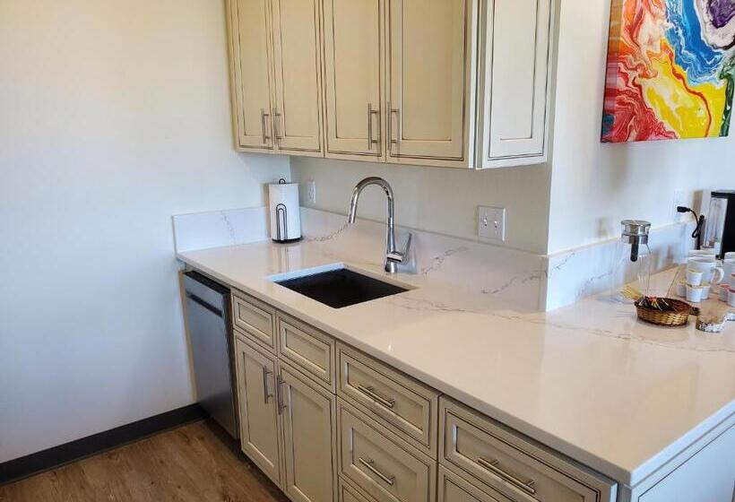 Moonstone Beach Motel